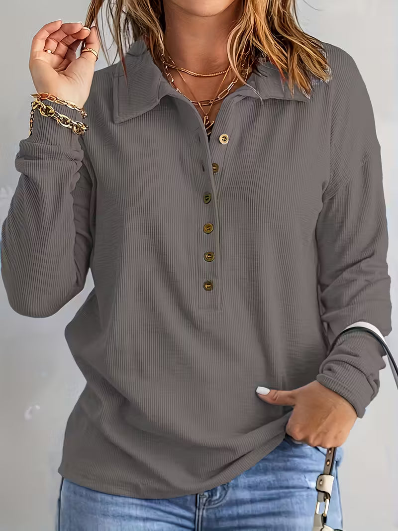 Lia - Essential Button Sweater