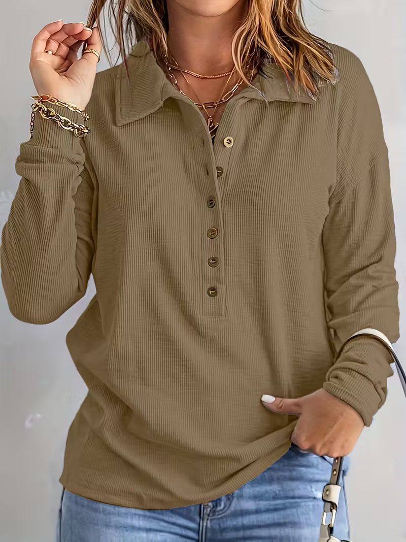 Lia - Essential Button Sweater