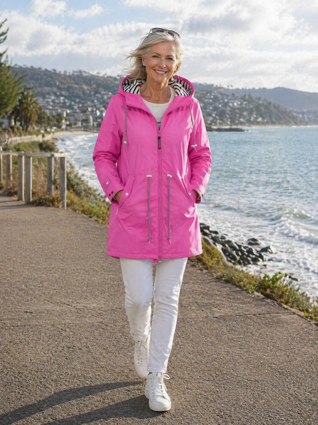 Loisa™ - Stylish Waterproof Jacket