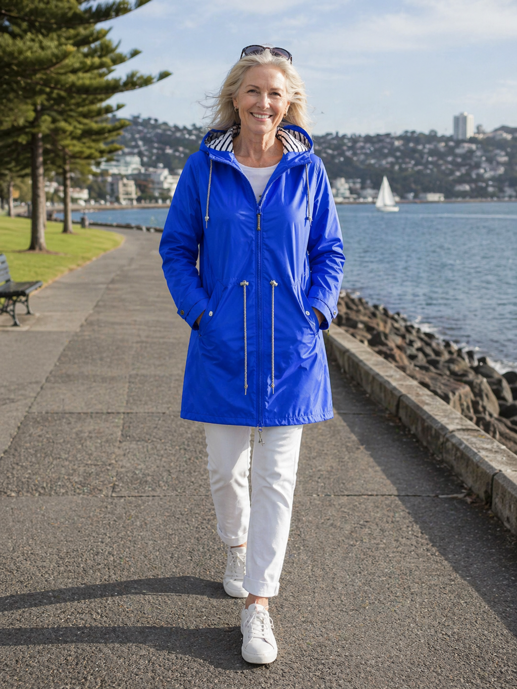 Loisa™ - Stylish Waterproof Jacket