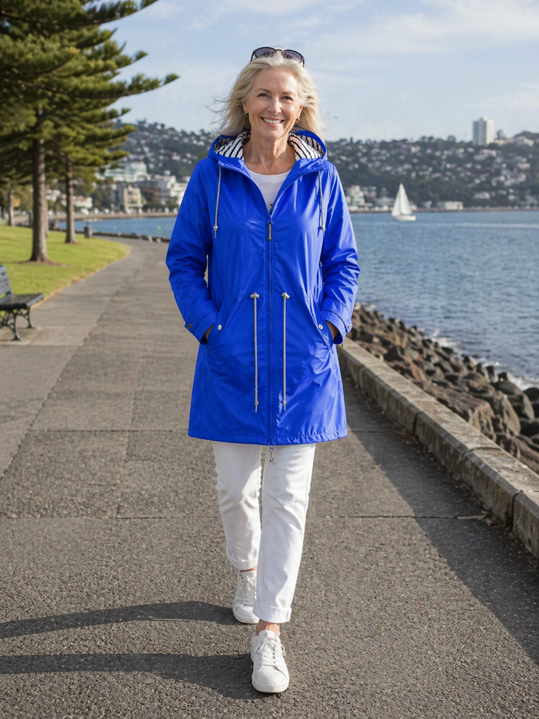 Loisa™ - Stylish Waterproof Jacket
